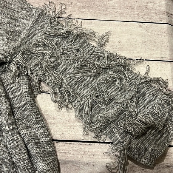 NWOT New York Jeans Company soho Fringe Sleeve‎ Sweater Sz M - Picture 3 of 5